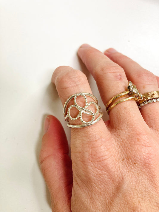 Hydrangea bee ring
